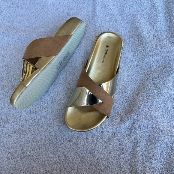 New BCBGENERATION Gold Slide Sandals - Picture 5 of 8